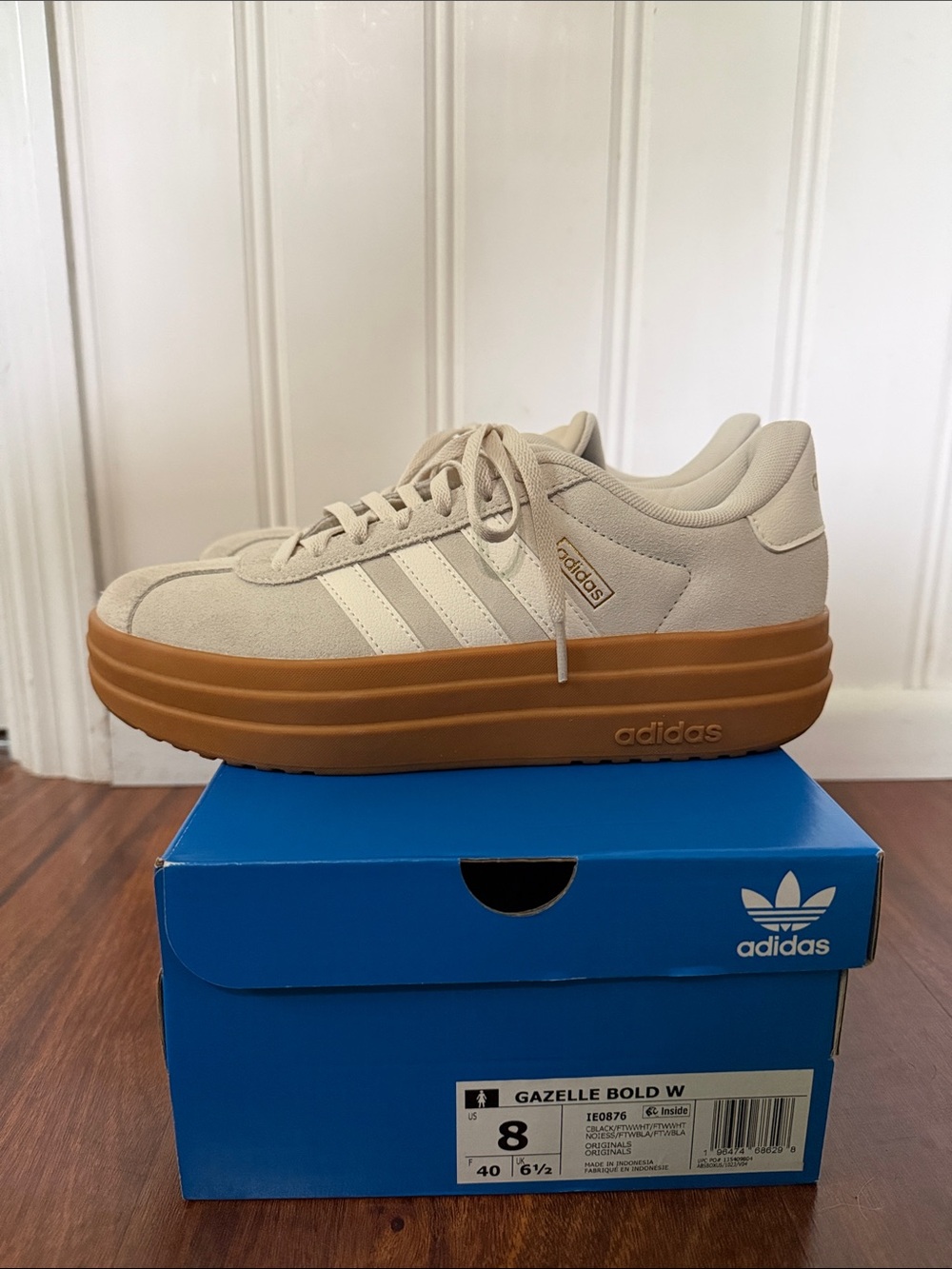 Like New Women’s adidas VL Court Bold Women's Shoes Light Beige Sz 8 - Picture 2 of 9